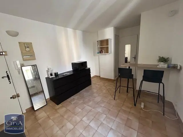 Photo 2 Appartement 1 pièce 15.98m²