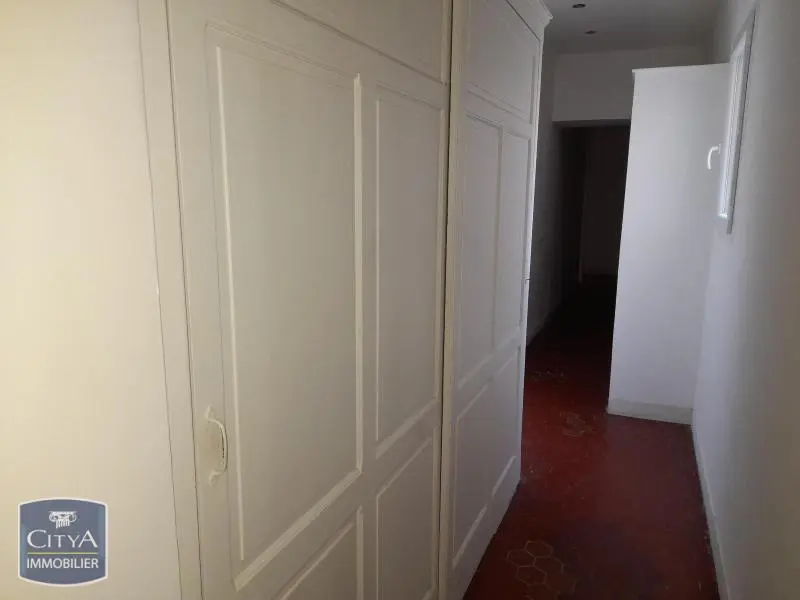 couloir avec placards