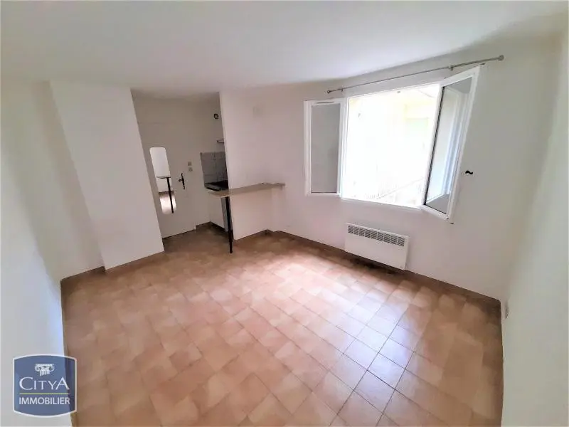 Photo 1 Appartement 1 pièce 15.98m²