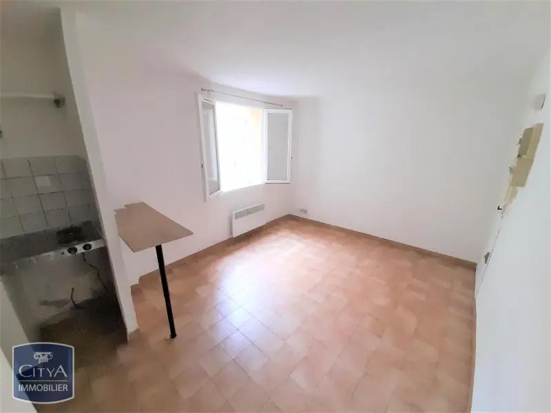 Photo 2 Appartement 1 pièce 15.98m²