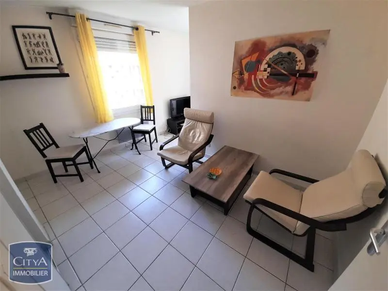 Photo 1 Appartement 1 pièce 26m²