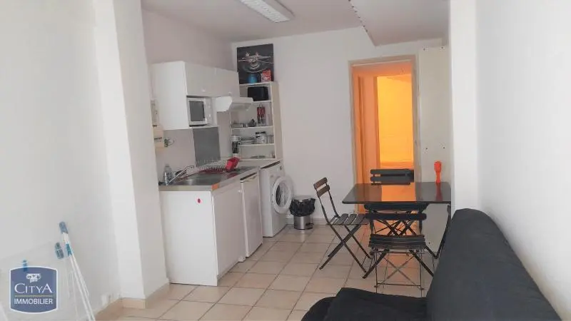 Photo 1 Appartement 1 pièce 28m²