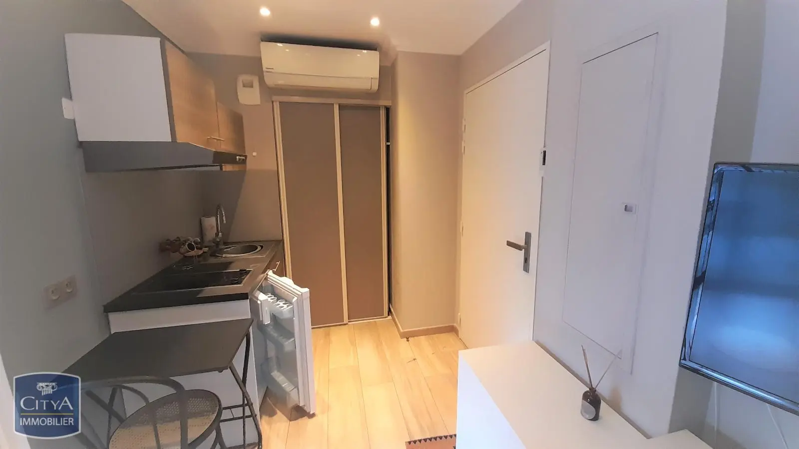 Photo 5 Appartement 1 pièce 17.57m²