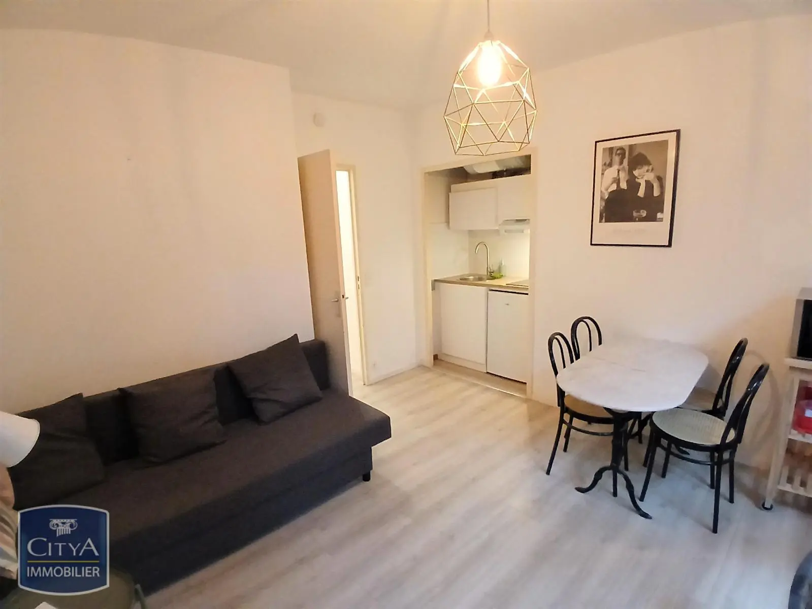 Photo 1 Appartement 1 pièce 18.55m²