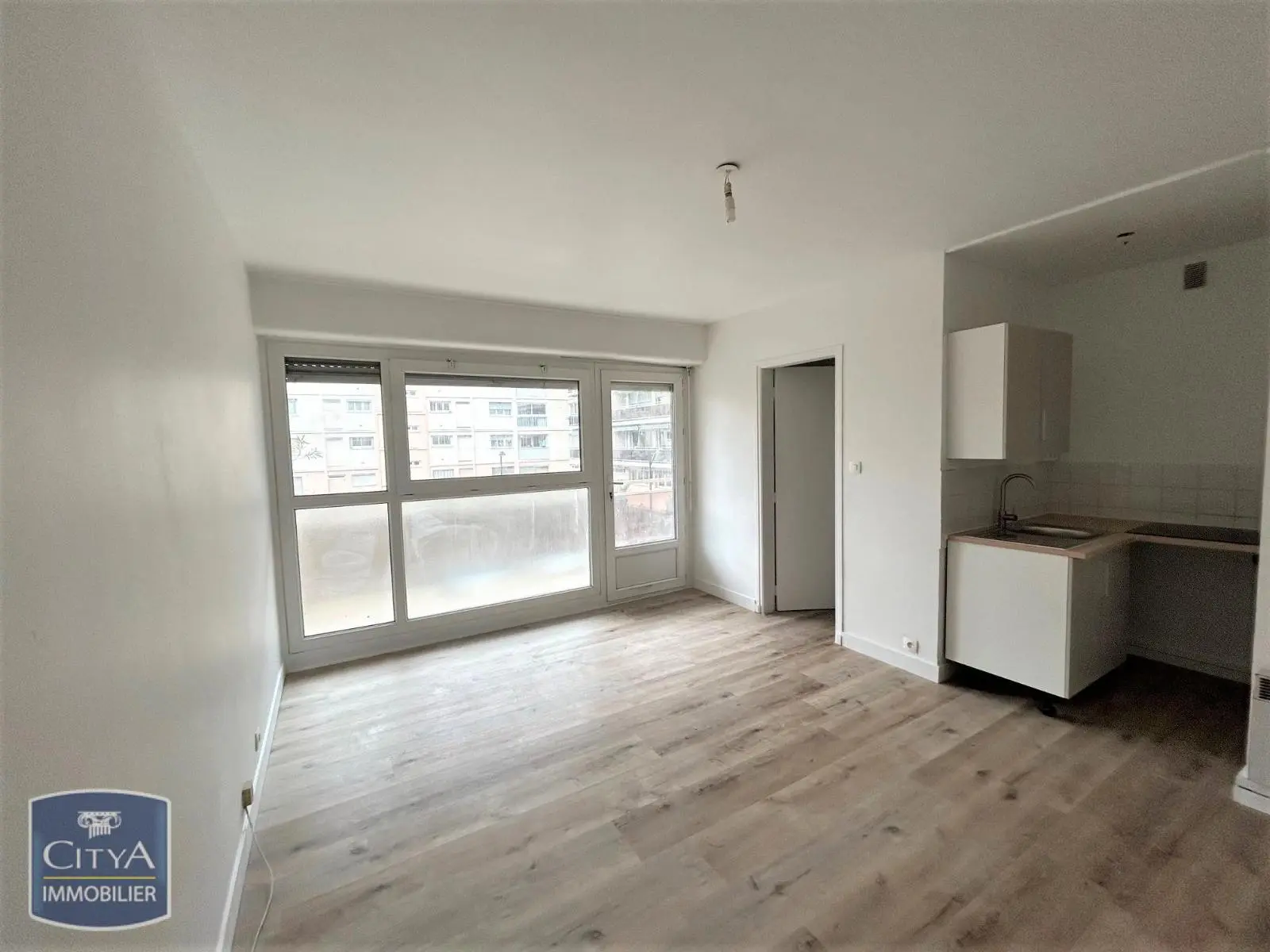 Photo 1 Appartement 1 pièce 22.57m²