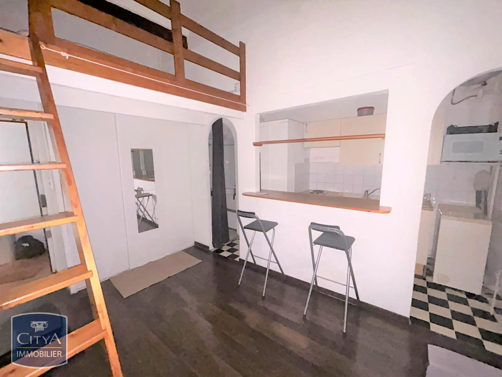 Photo 1 Appartement 1 pièce 19.69m²