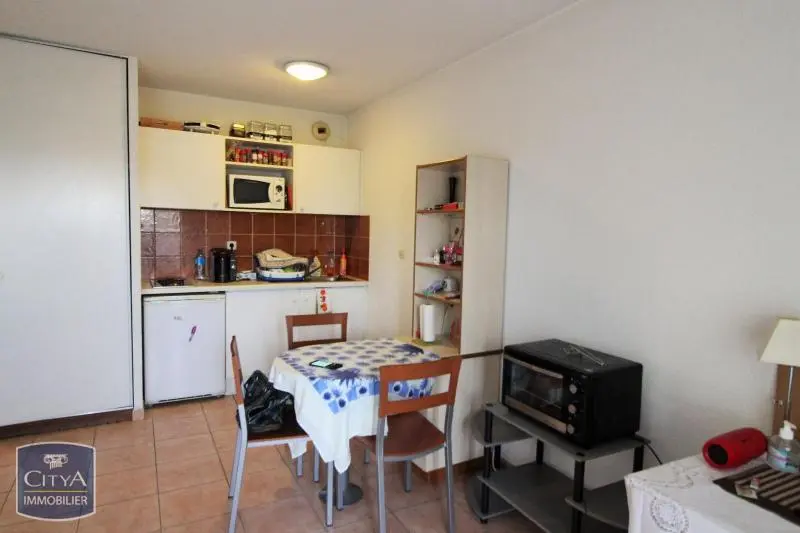 Photo 1 Appartement 1 pièce 31.8m²