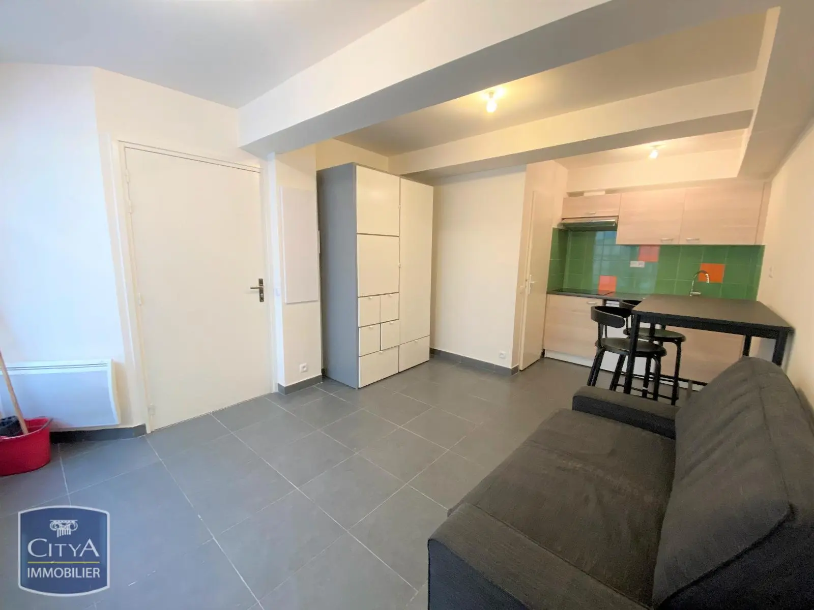 Photo 1 Appartement 1 pièce 18.2m²