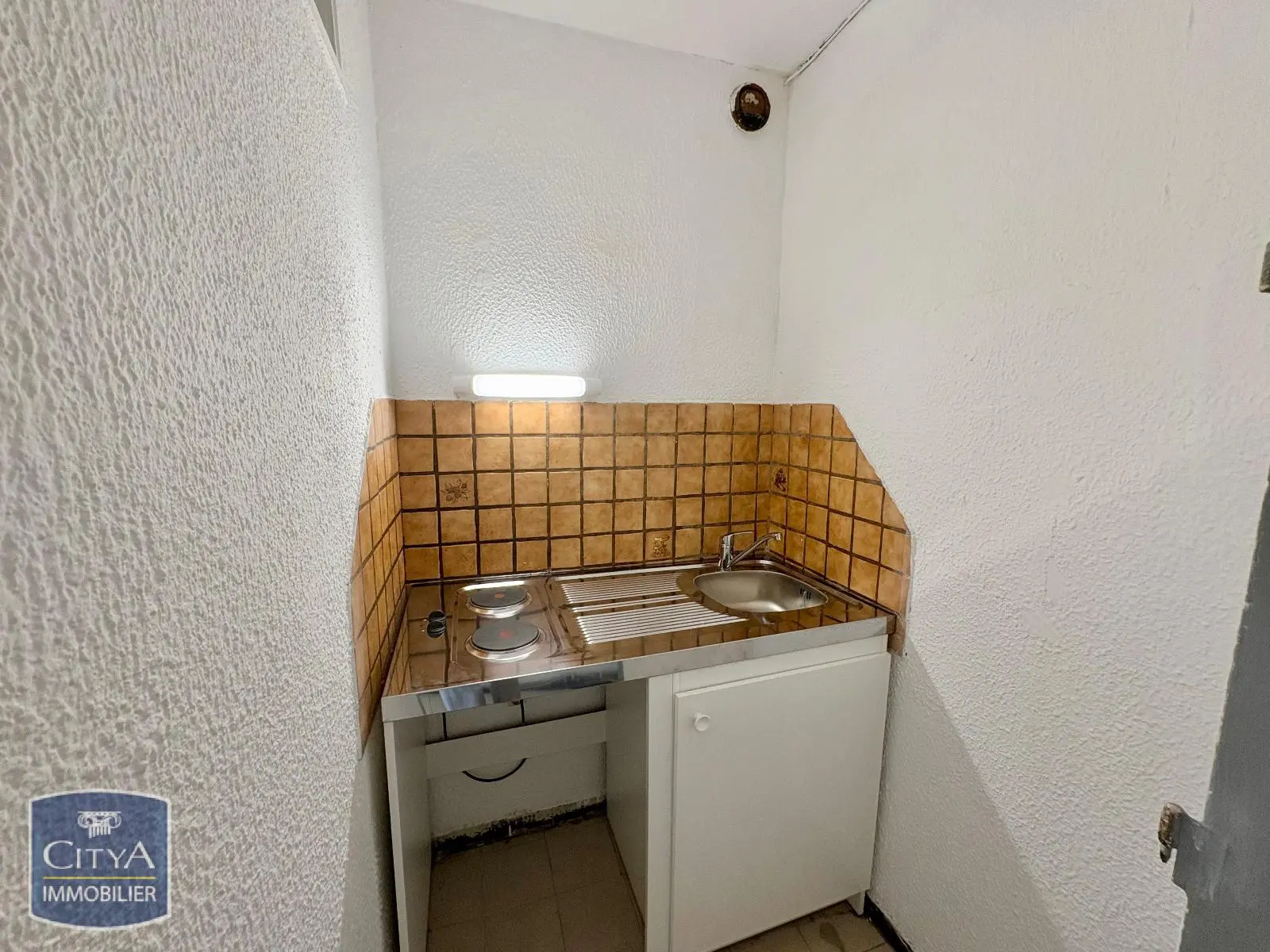 Photo 2 Appartement 1 pièce 23.56m²