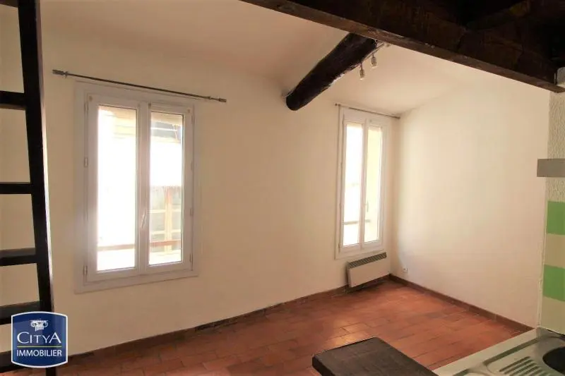 Photo 1 Appartement 1 pièce 18m²
