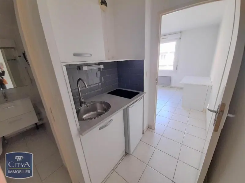 Photo 2 Appartement 1 pièce 19m²