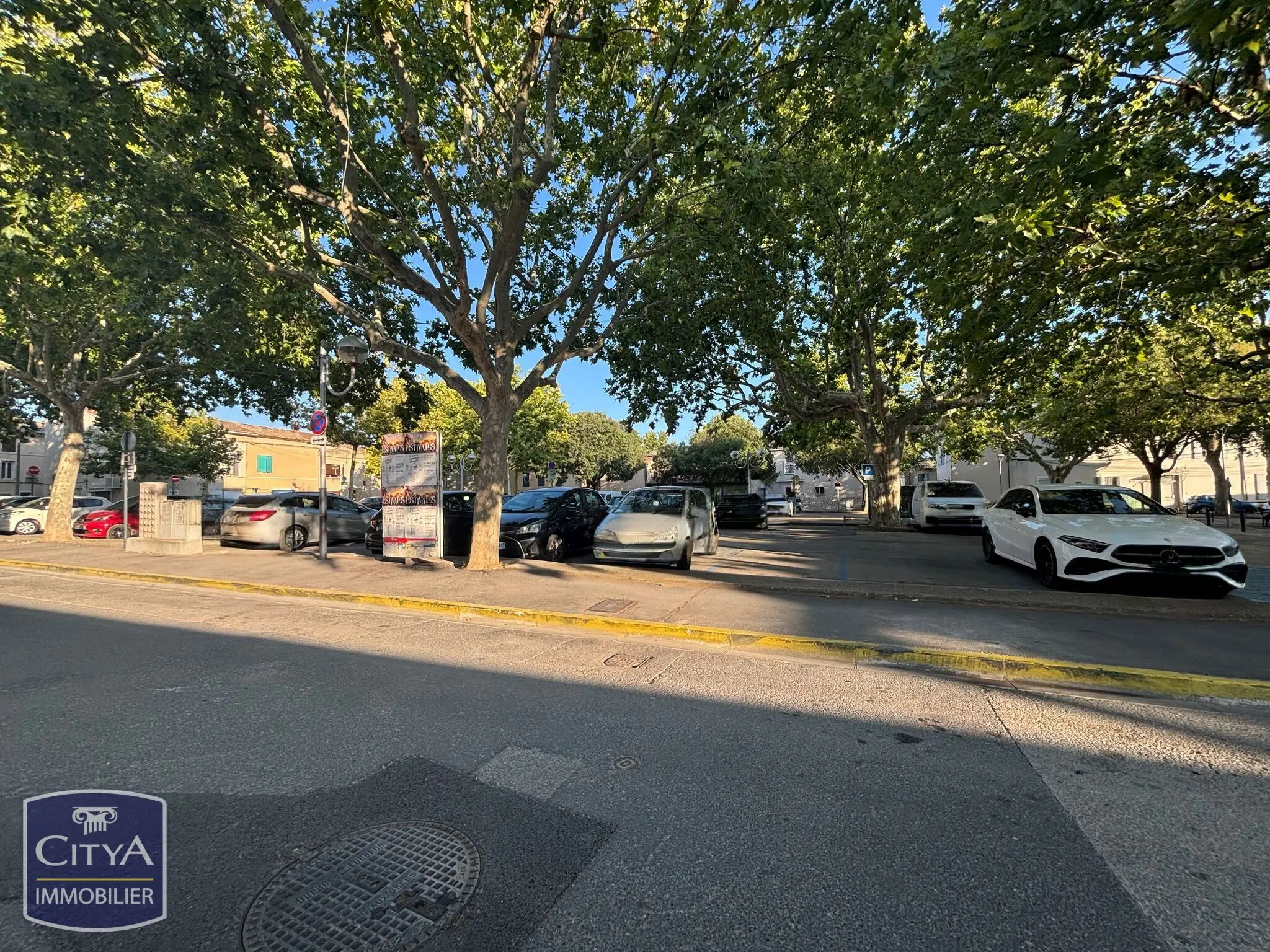 Photo 2 Parking
