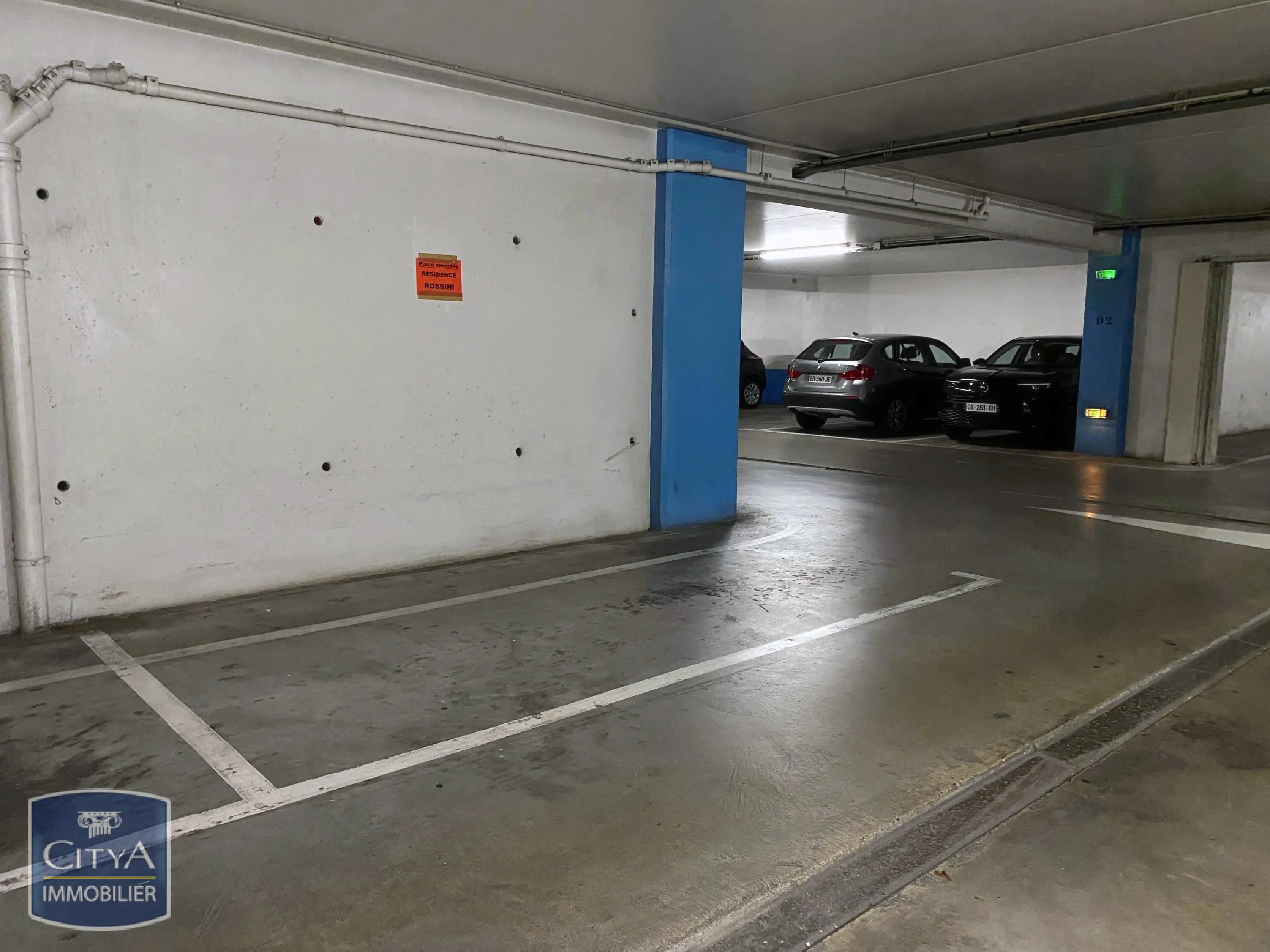 Photo 2 Parking