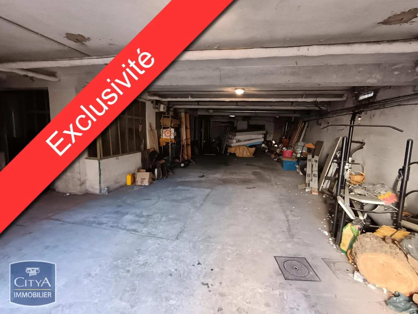 Photo 1 Parking 198m²