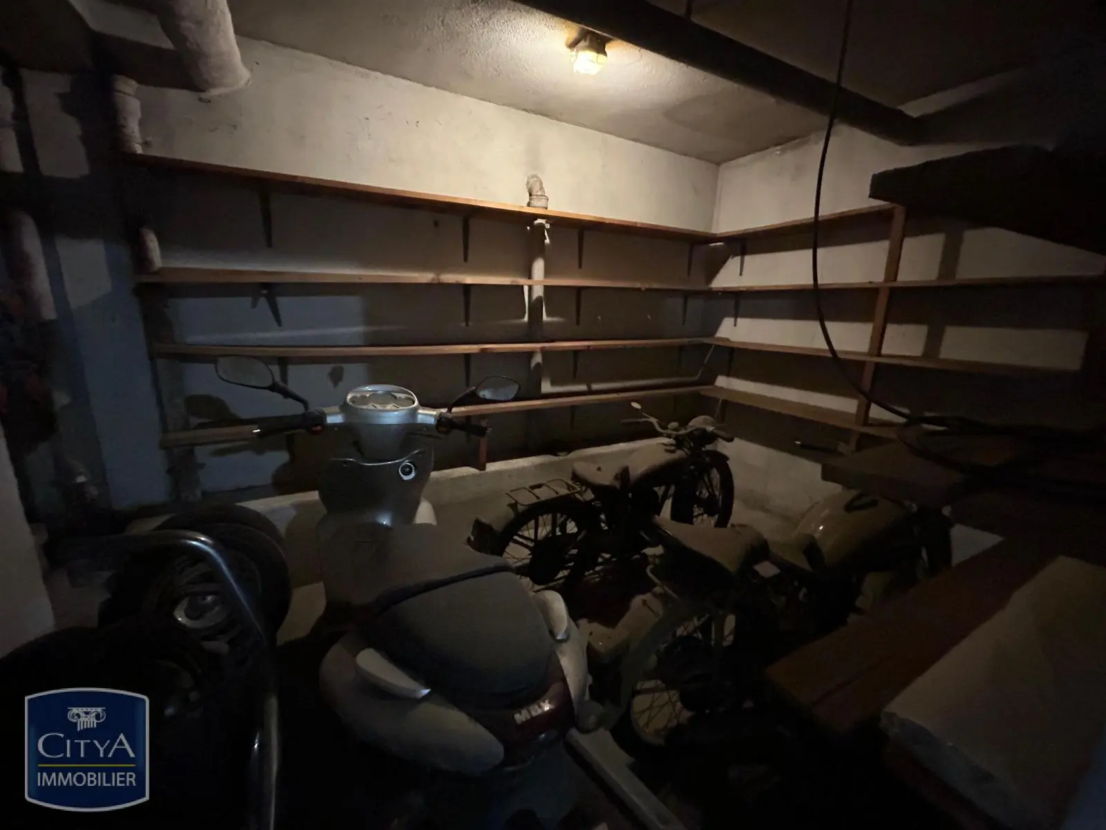 Photo 8 Local Professionnel 201m²