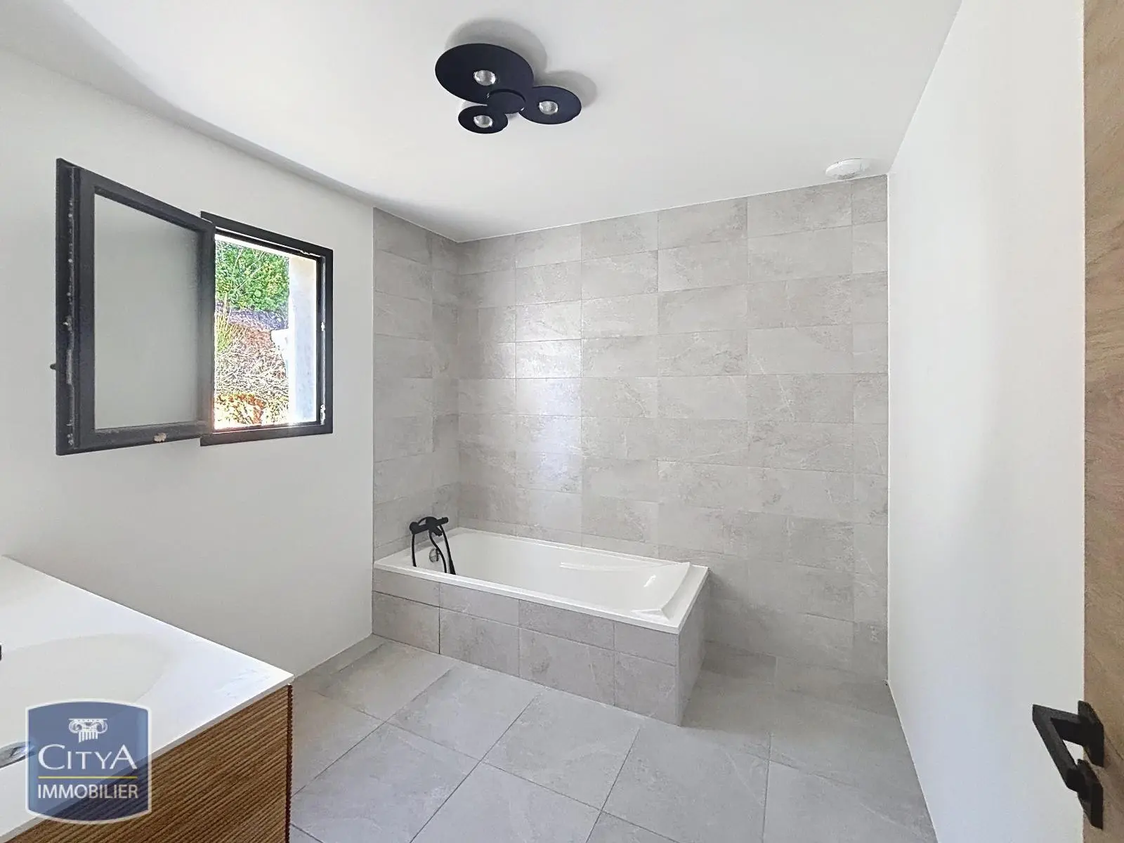 Photo 11 Maison 4 pièces 106.1m²