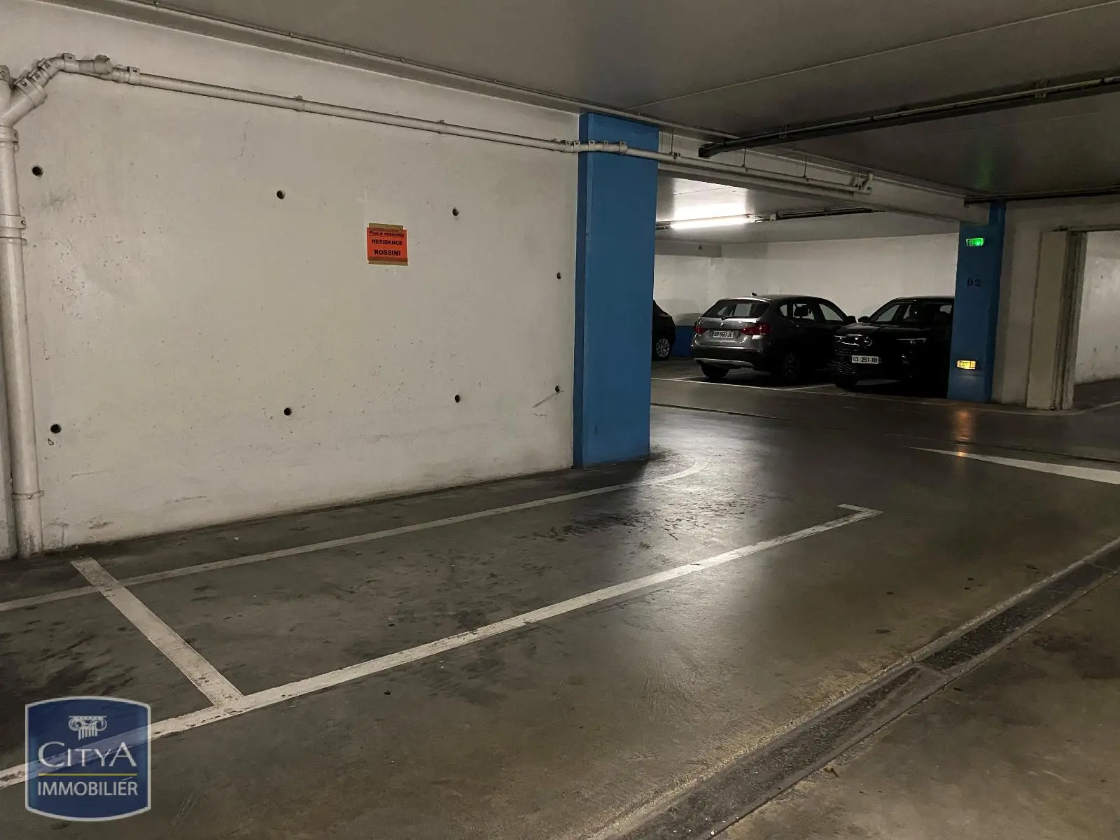 Photo 2 Parking