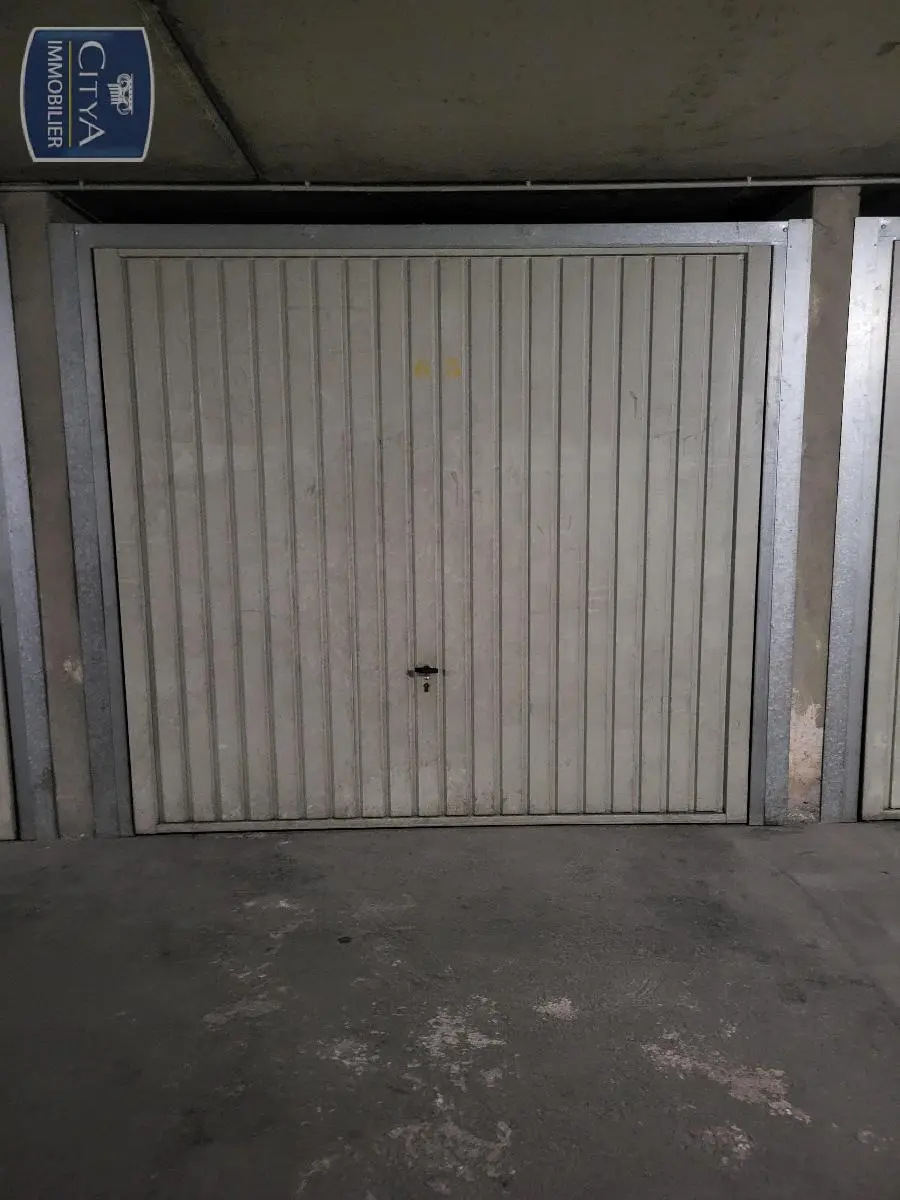 Photo 2 Parking