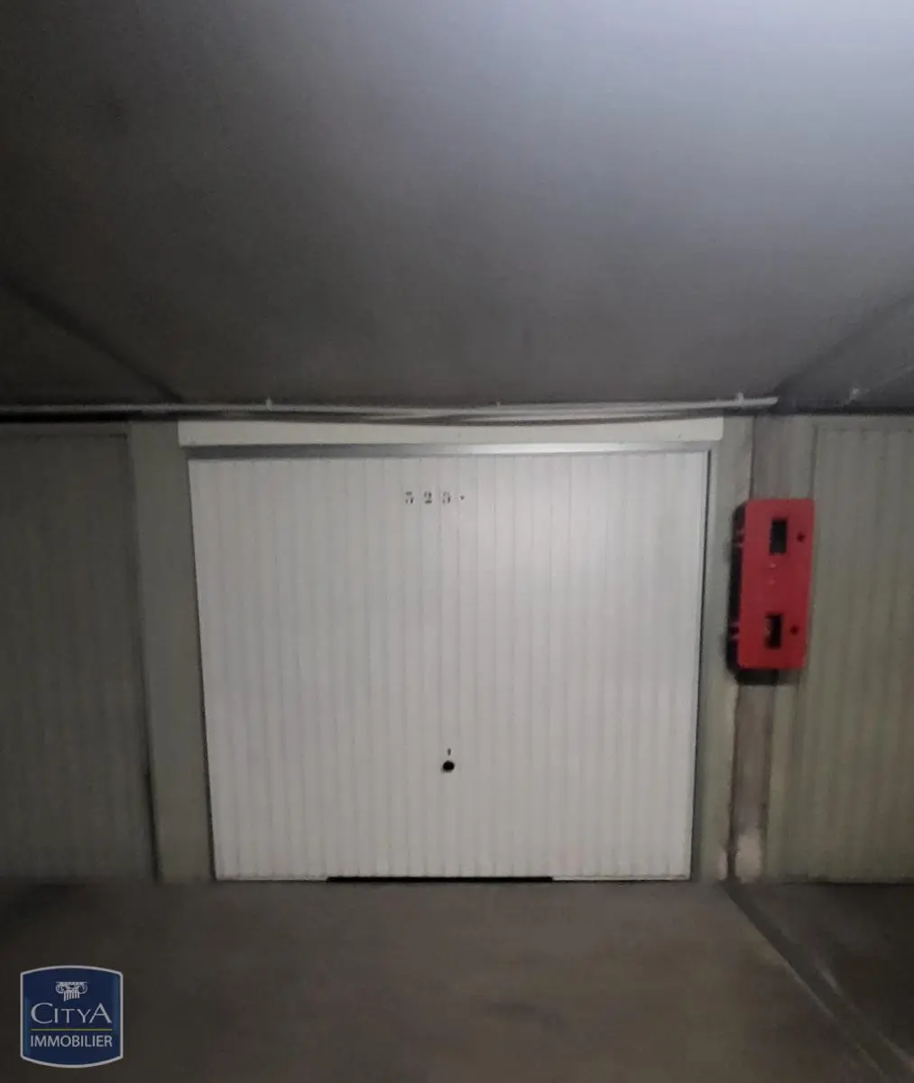 Photo 2 Parking