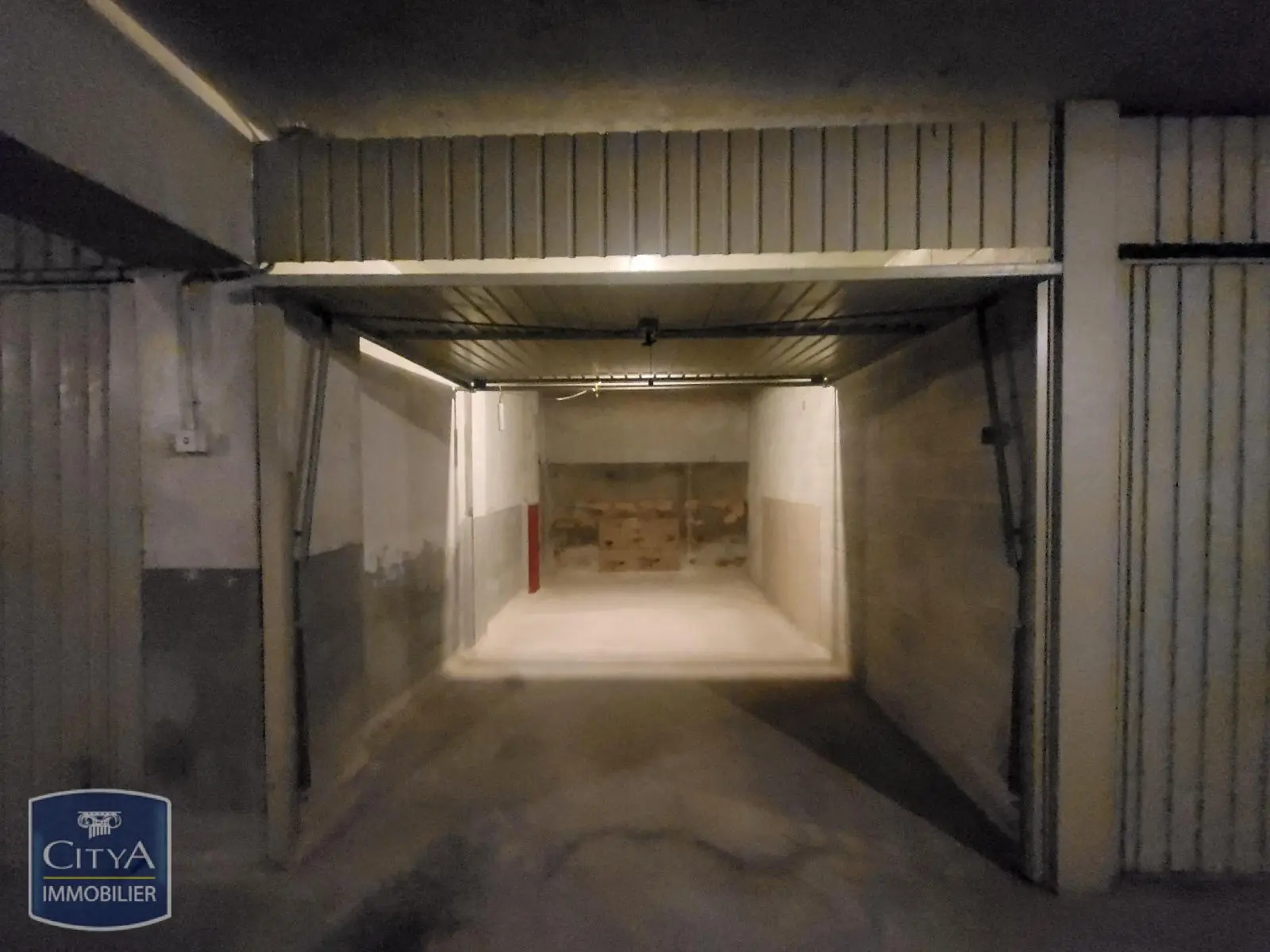 Photo 3 Parking
