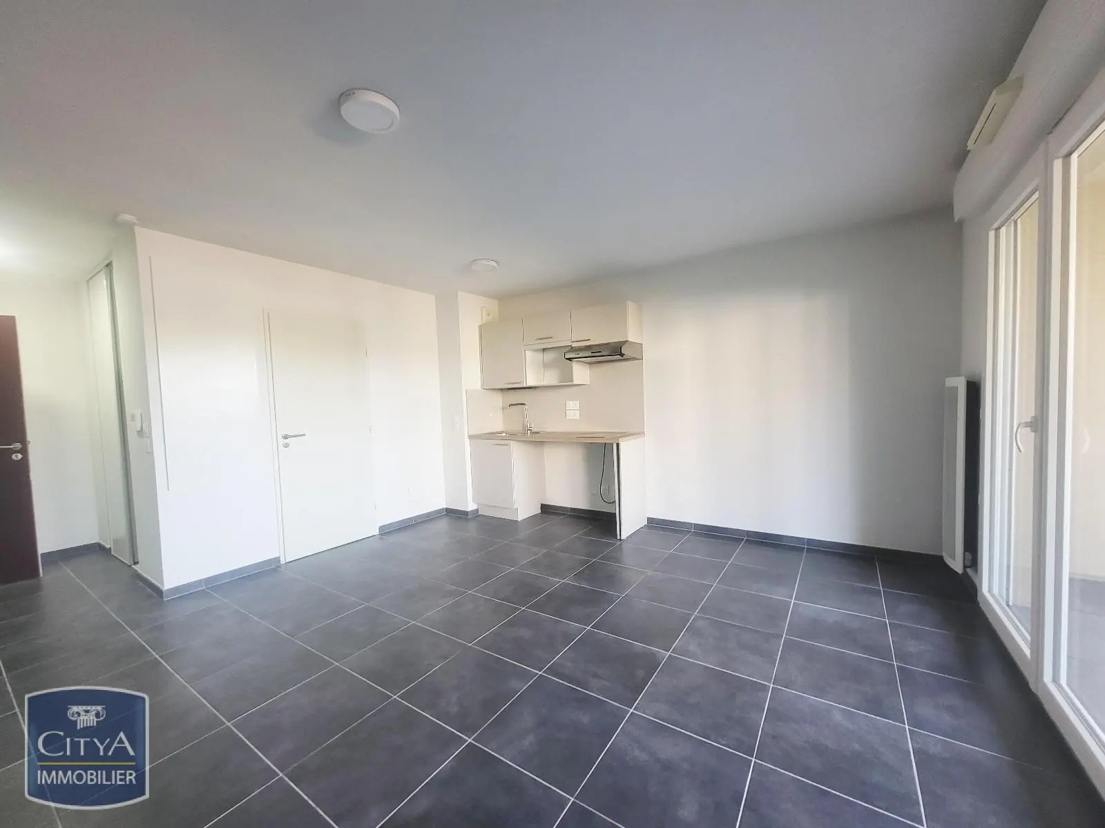 Photo 3 Appartement 1 pièce 33.92m²