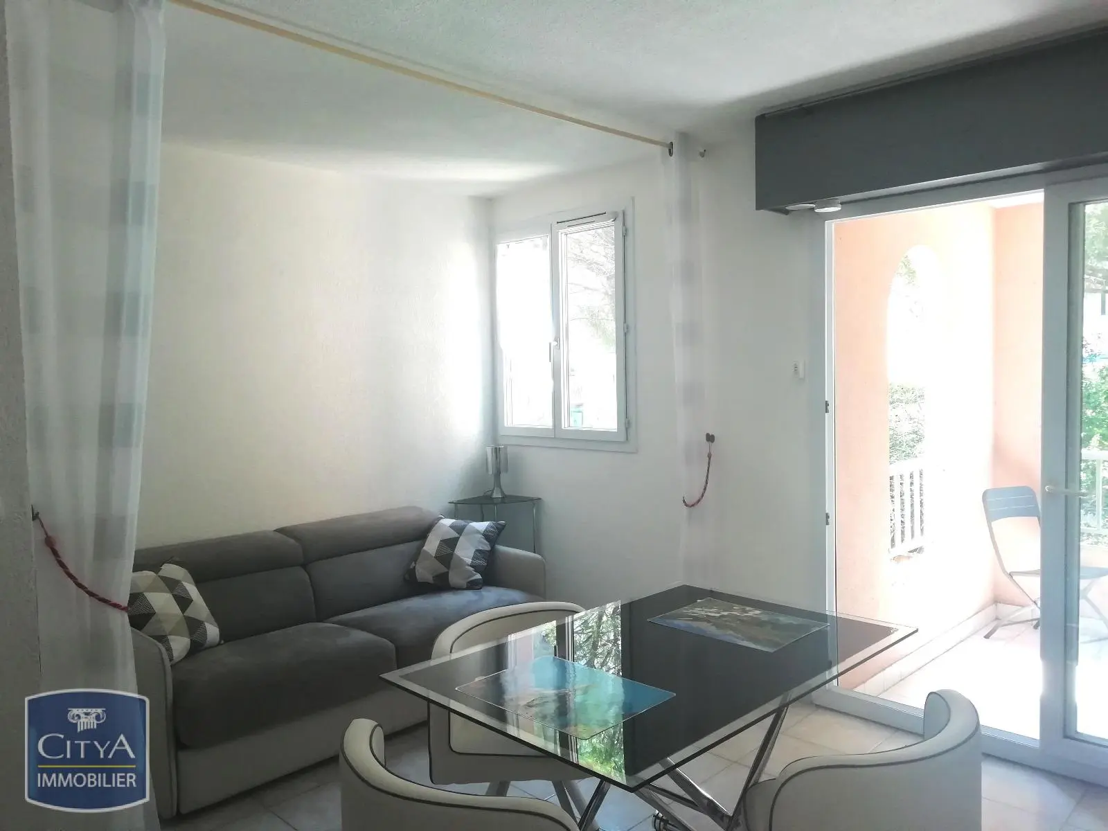 Photo 2 Appartement 1 pièce 22.81m²