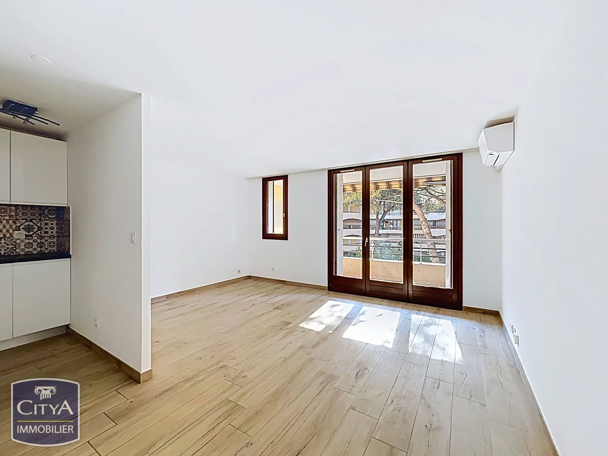 Photo 2 Appartement 1 pièce 31m²