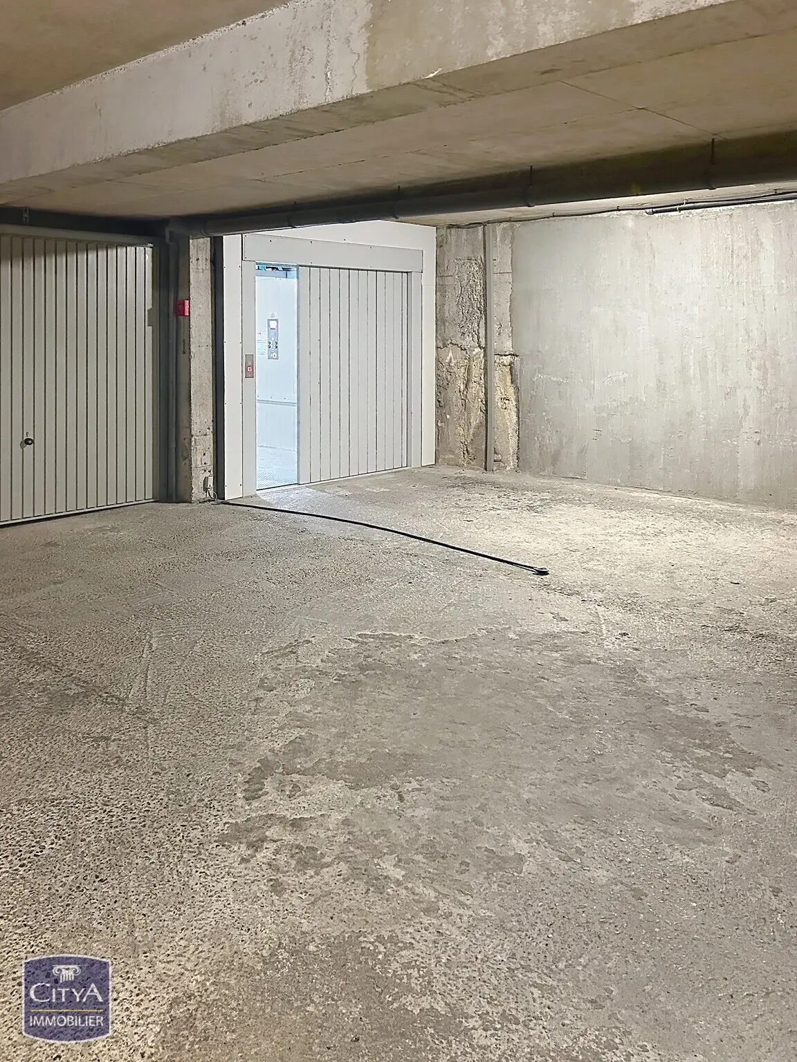 Photo 6 Parking