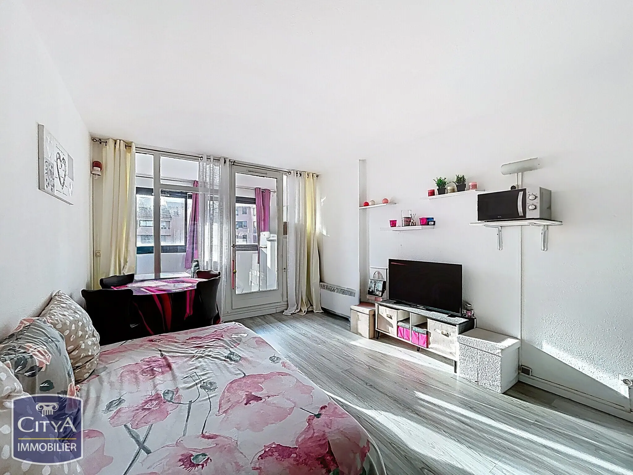 Photo 1 Appartement 1 pièce 23.87m²