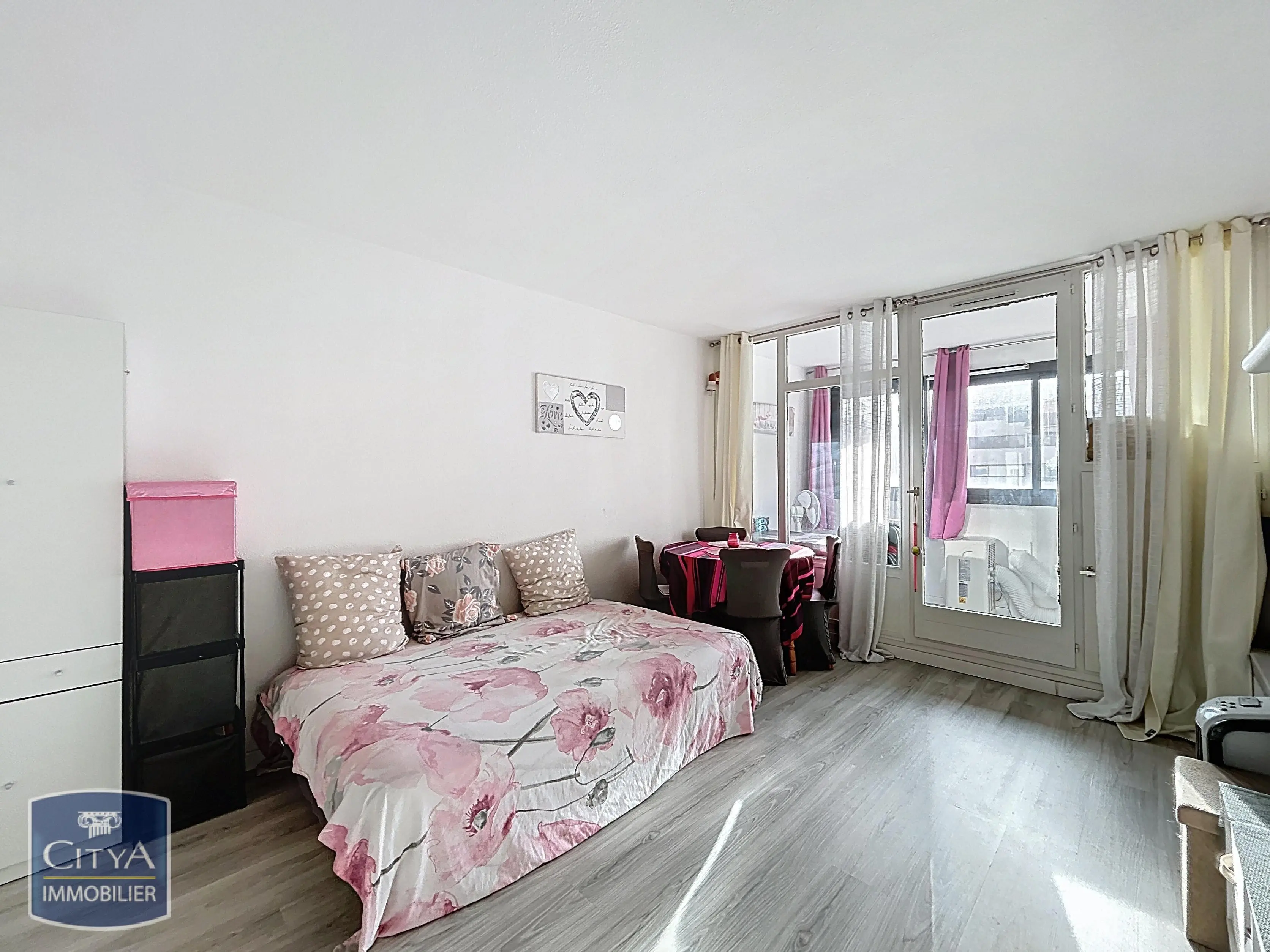 Photo 1 Appartement 1 pièce 23.87m²