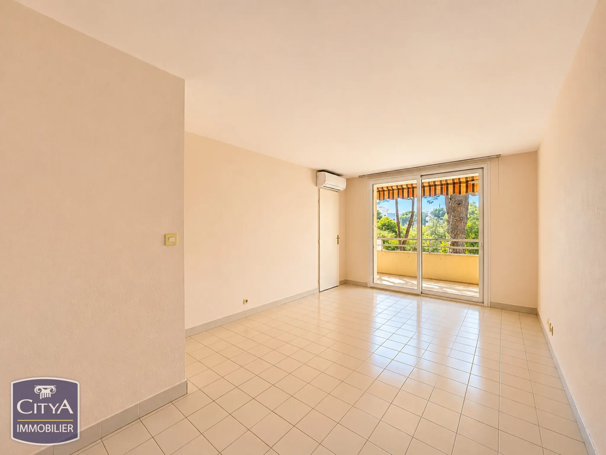 Photo 3 Appartement 1 pièce 24.93m²