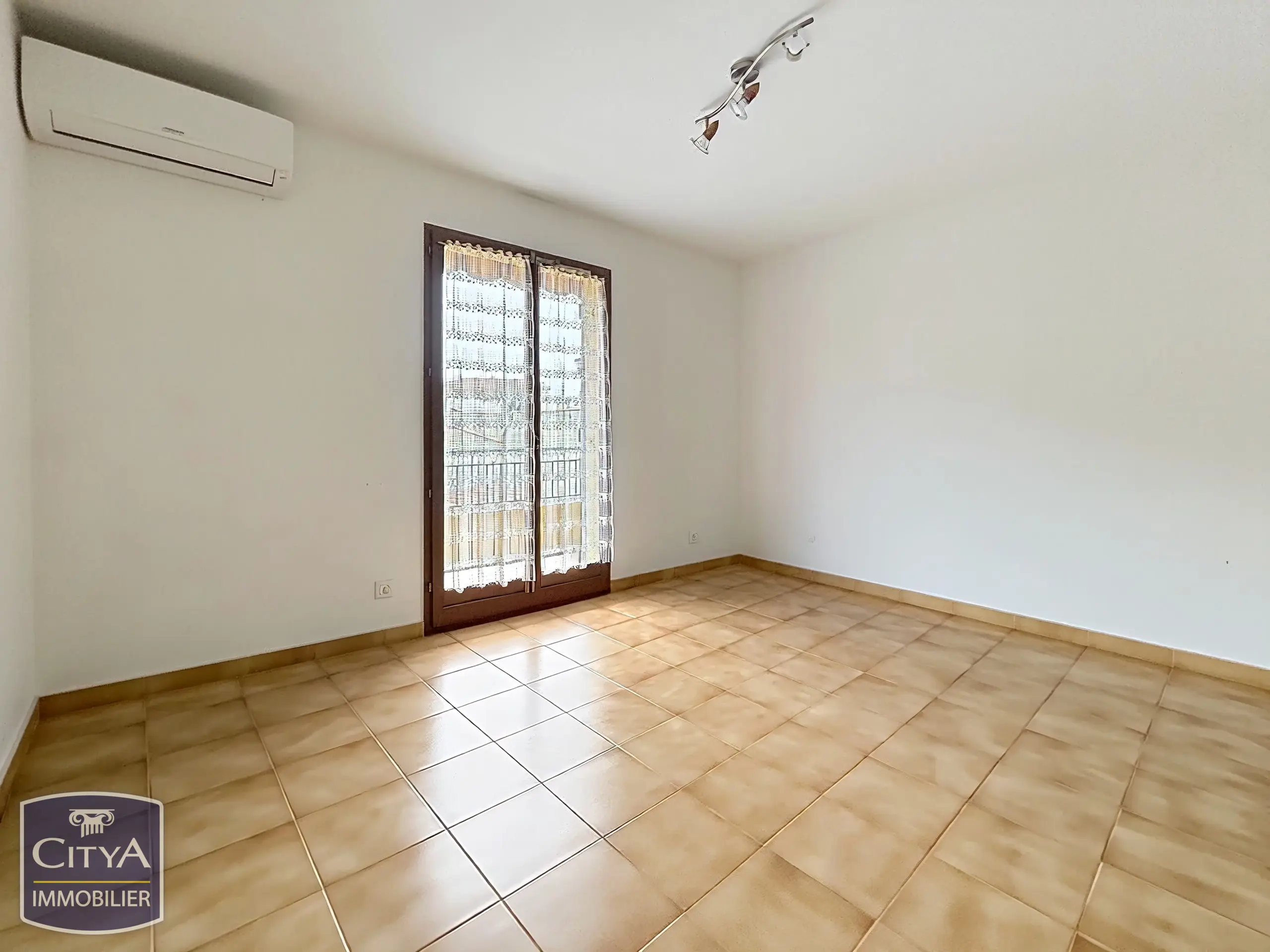 Photo 2 Appartement 1 pièce 22.6m²