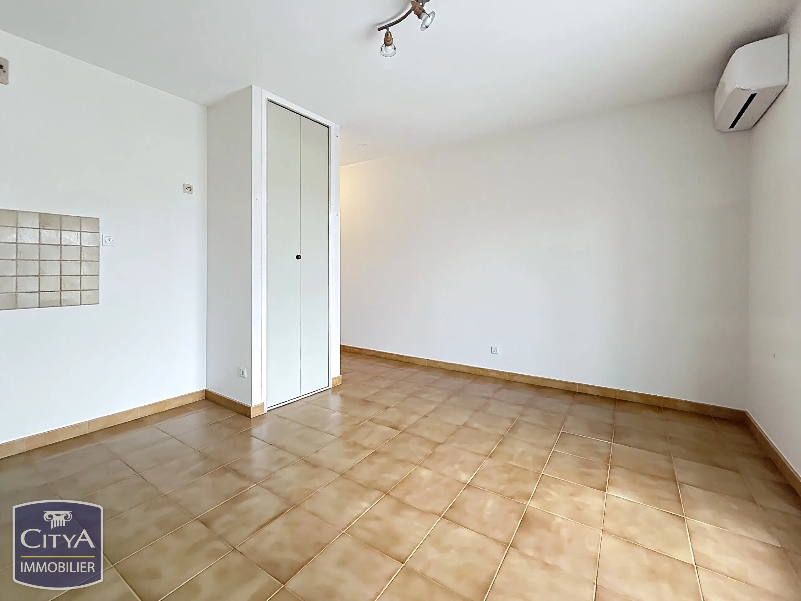 Photo 3 Appartement 1 pièce 22.6m²