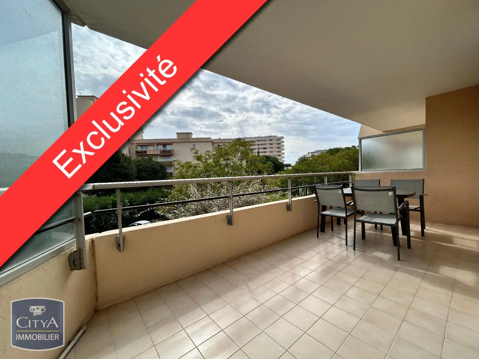 Photo 1 Appartement 1 pièce 37.89m²