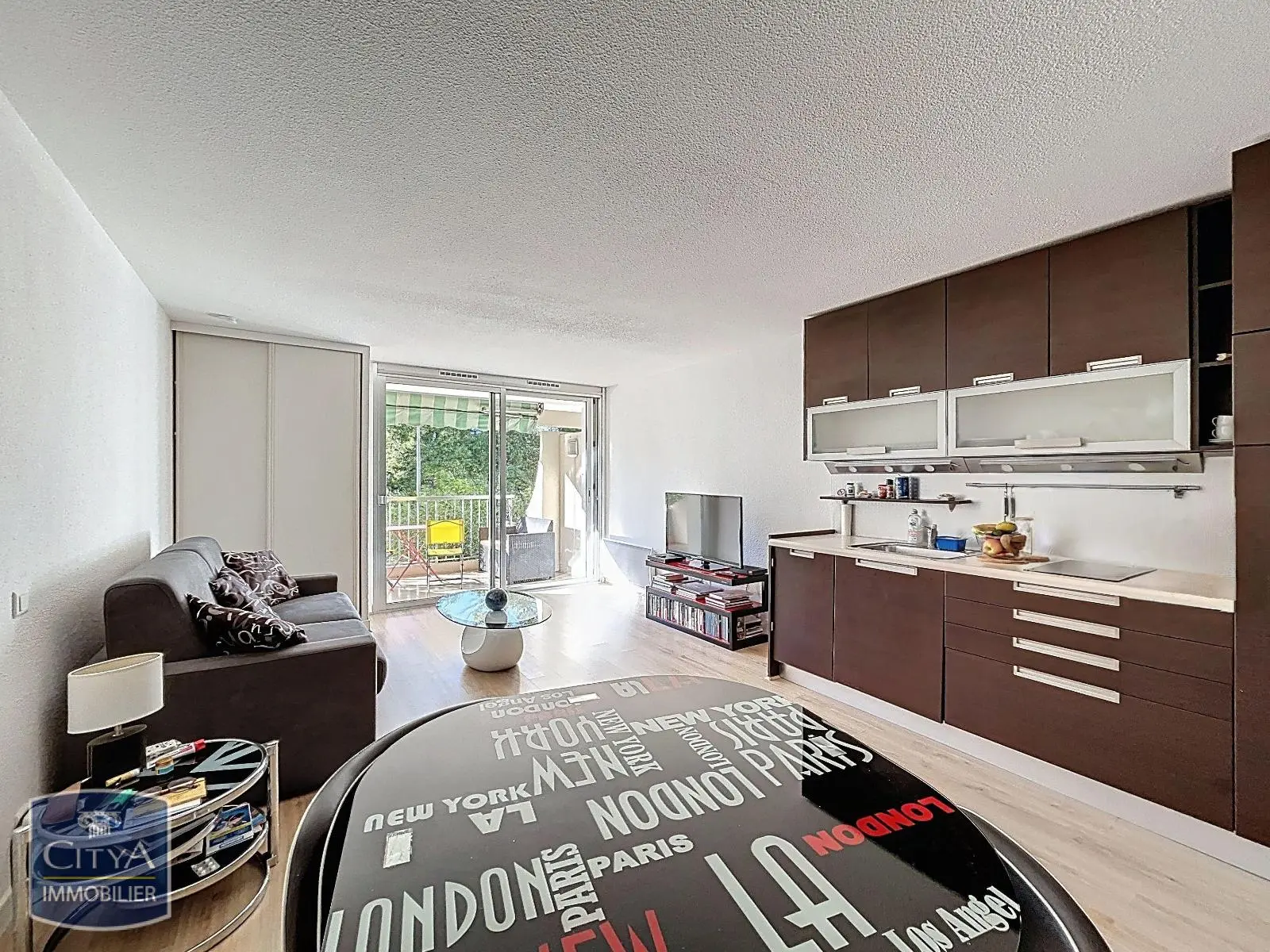 Photo 2 Appartement 1 pièce 31.35m²