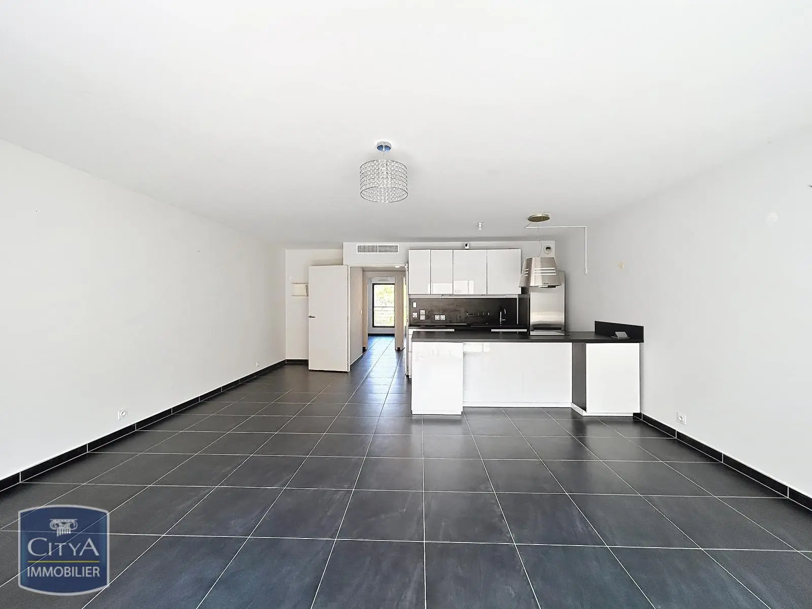Photo 2 Appartement 3 pièces 77m²