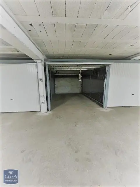 Photo 1 Parking