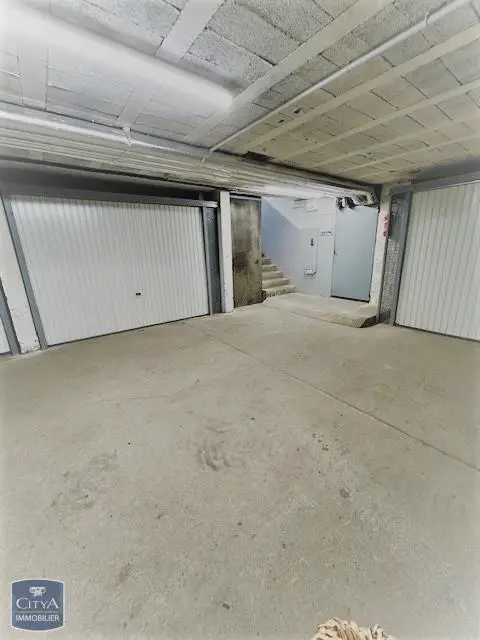 Photo 2 Parking