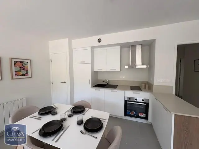 Photo 2 Appartement 1 pièce 28.2m²