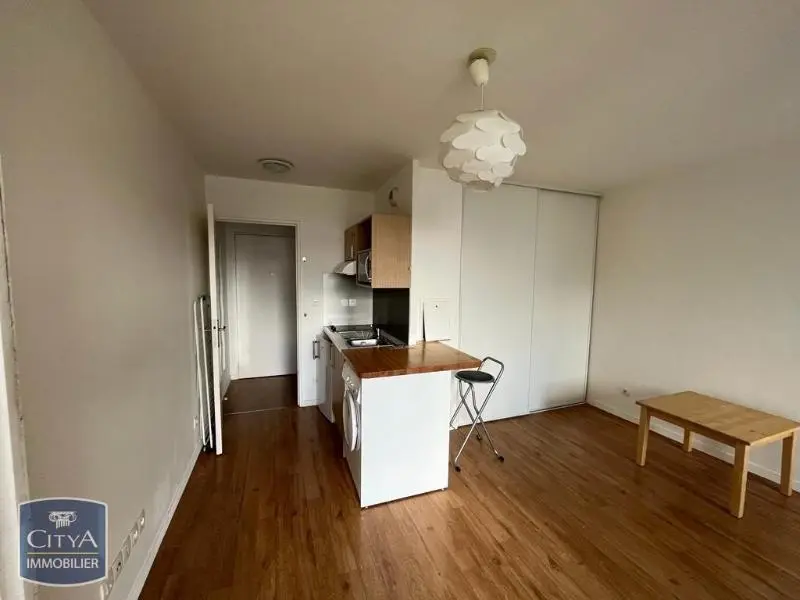 Photo 1 Appartement 1 pièce 24.5m²