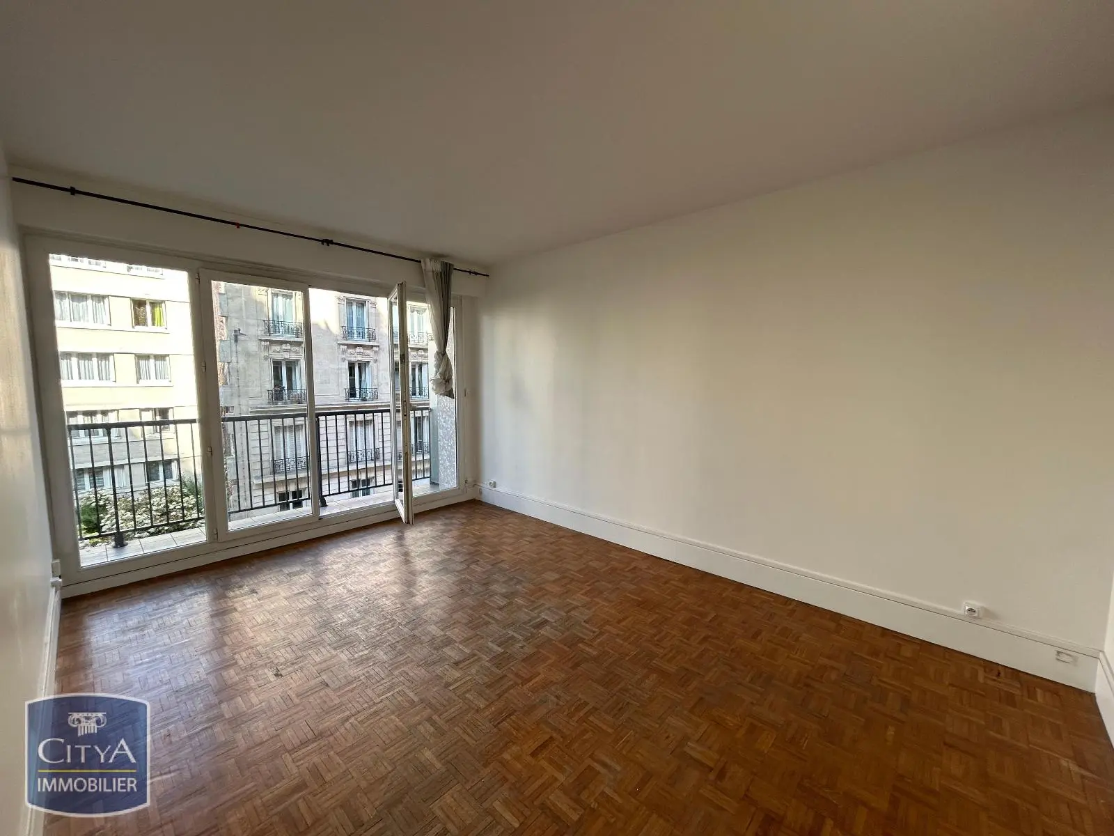 Photo 1 Appartement 1 pièce 26.65m²