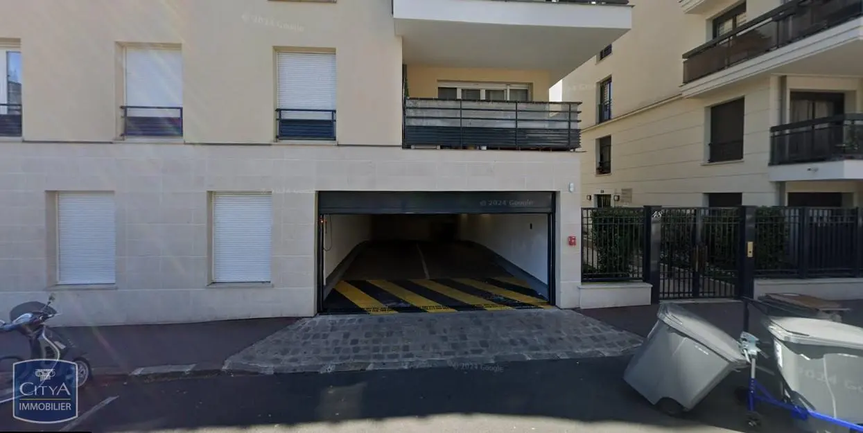 Photo 1 Parking