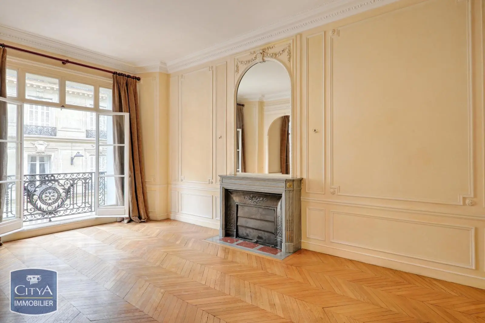 Photo 2 Appartement 6 pièces 155m²