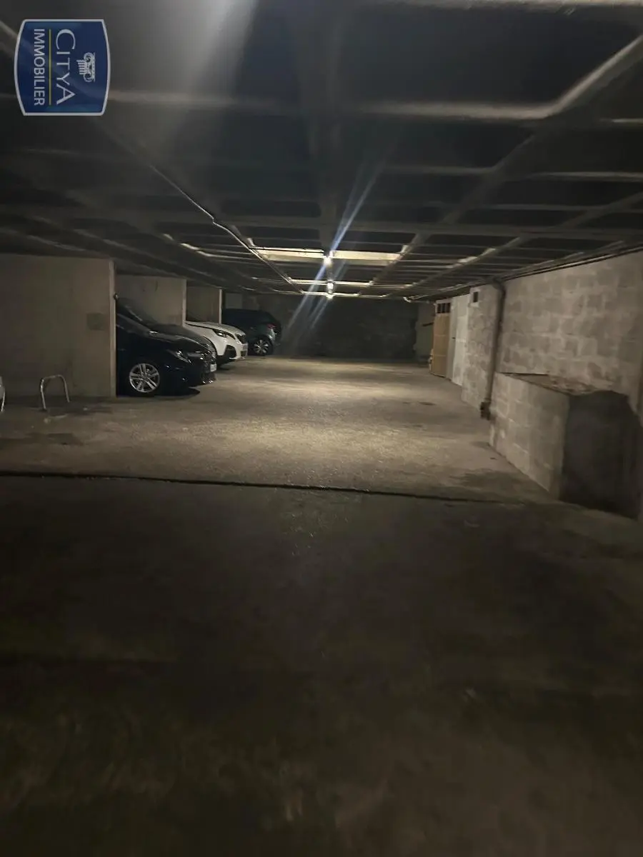 Photo 3 Parking