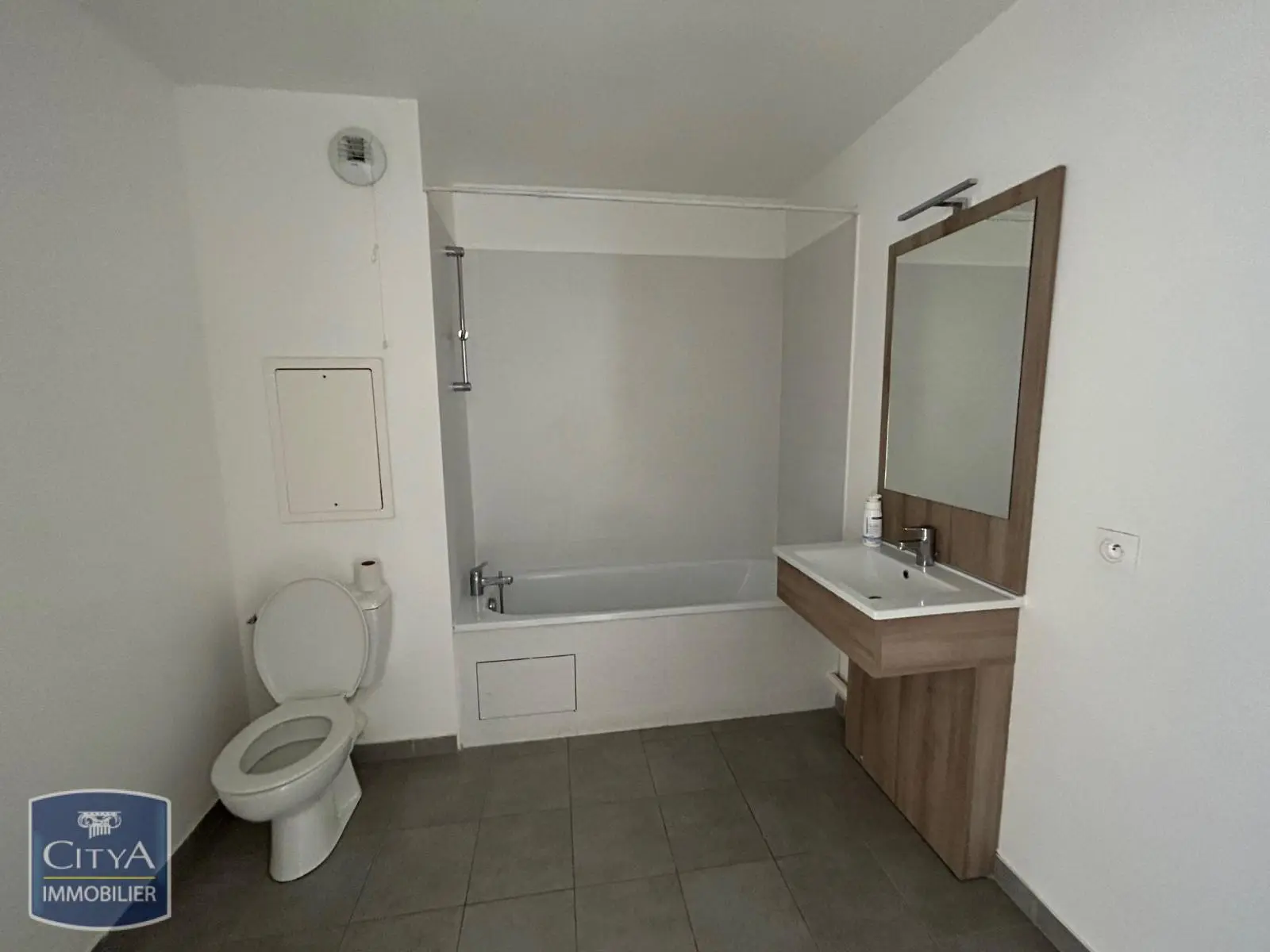 Aubervilliers (93300) Appartement 4 pièces 81.53m² photo 3