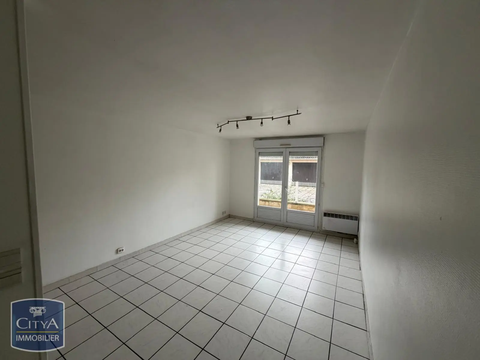 Photo 1 Appartement 1 pièce 24.67m²