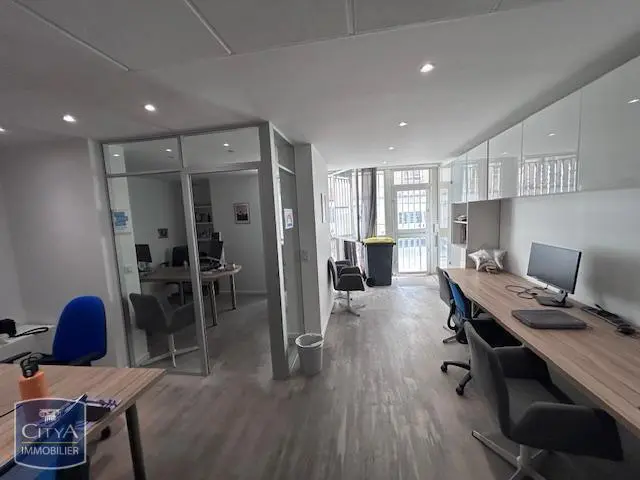 Photo 2 Local Commercial 116.3m²