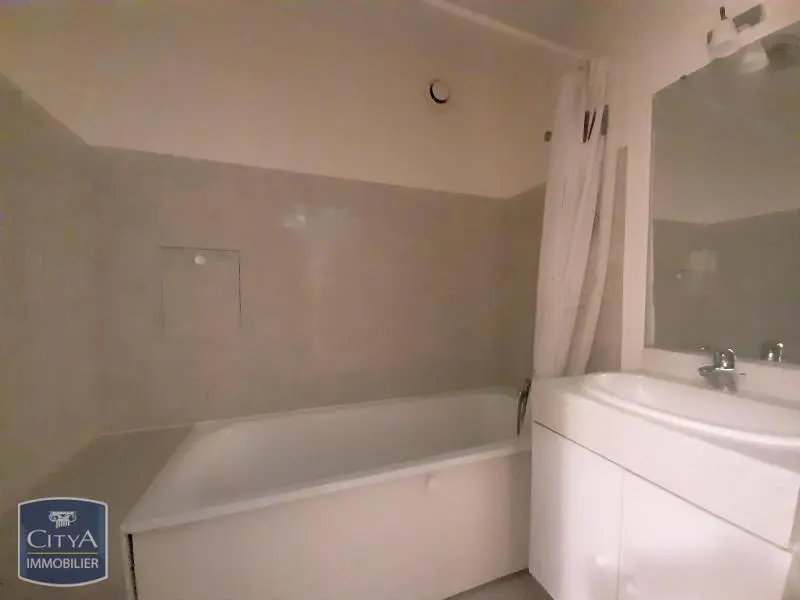 Photo 2 Appartement 1 pièce 27.86m²