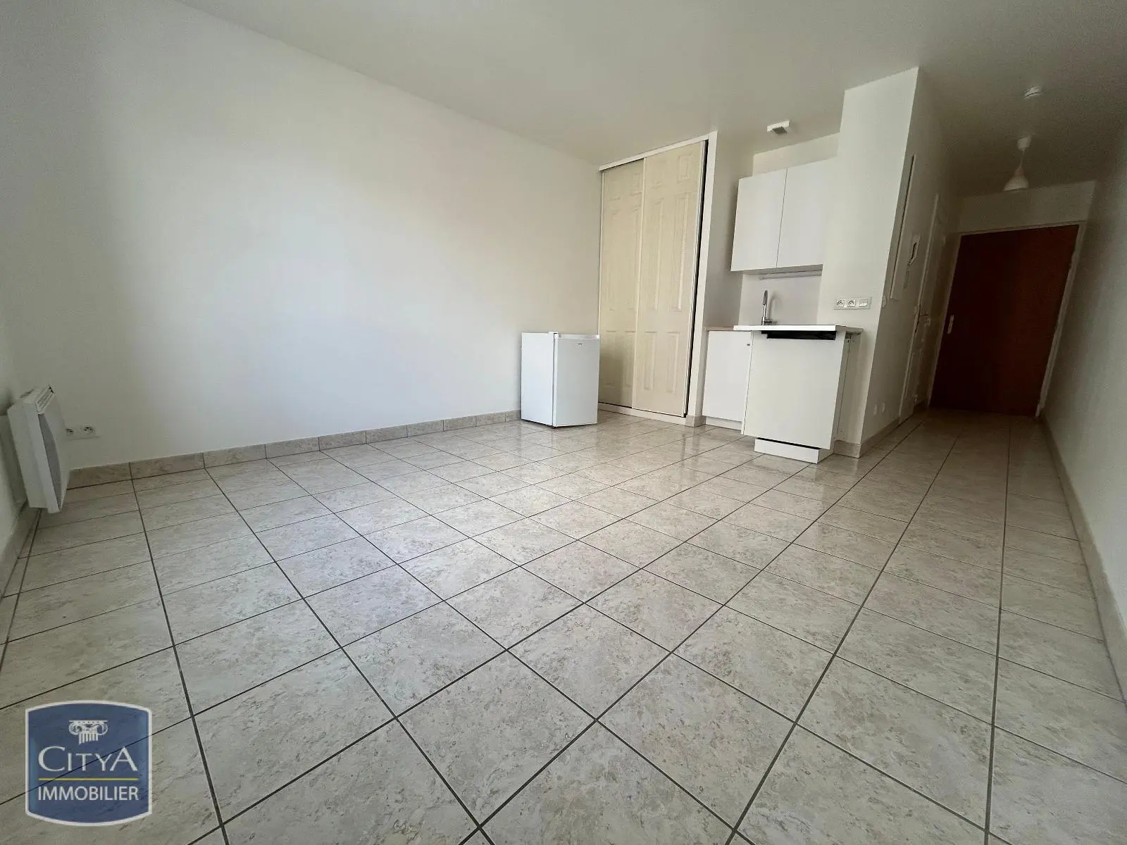 Photo 1 Appartement 1 pièce 22.88m²