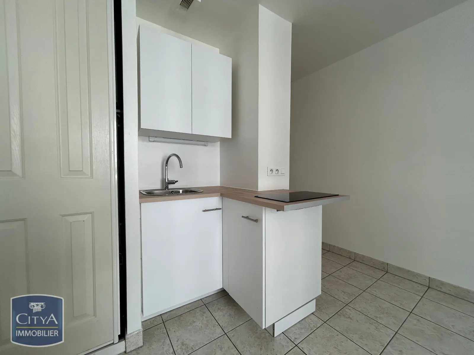 Photo 4 Appartement 1 pièce 22.88m²